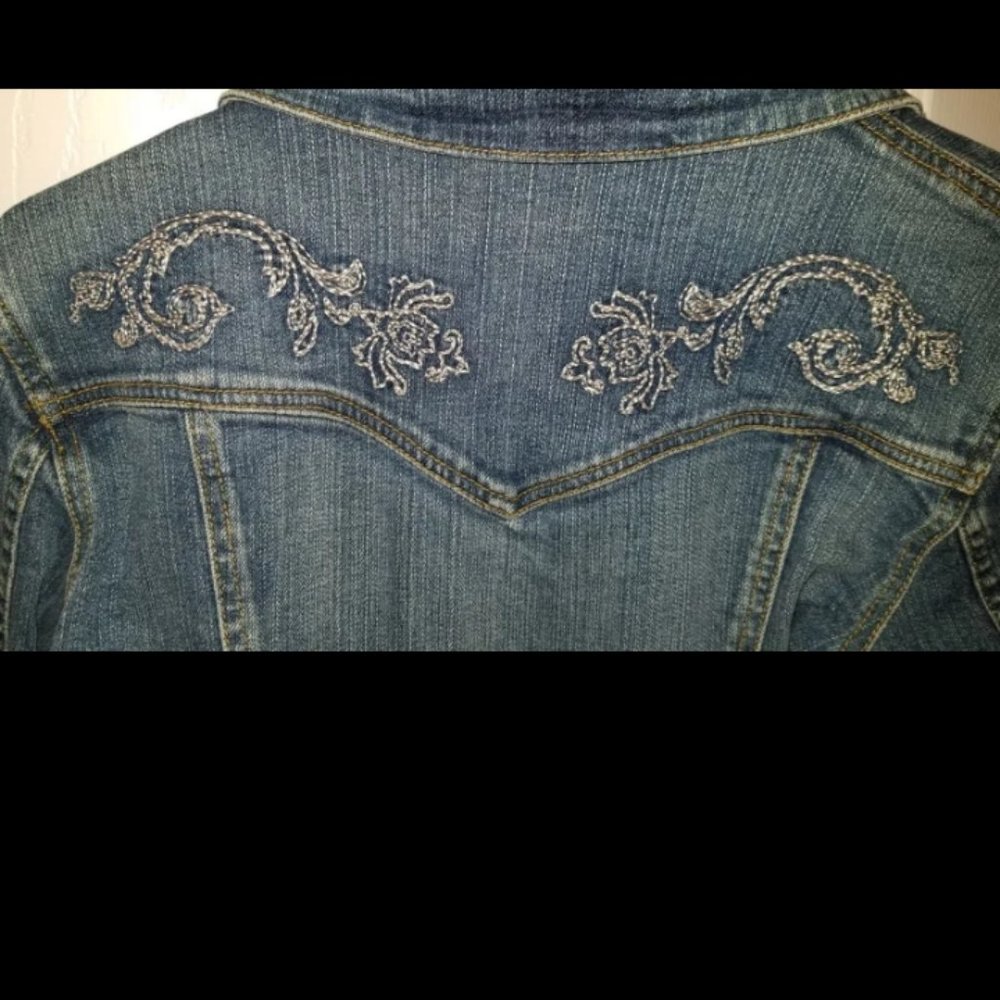 Jean jacket - Picture 5 of 10